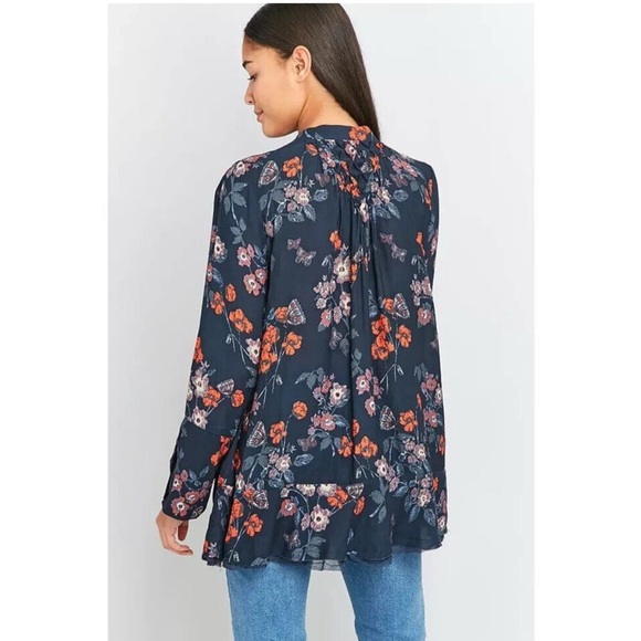 Free People So Fine Tunic Top Womens Small Navy Multi Floral Smocked Crepe Boho - Picture 2 of 8